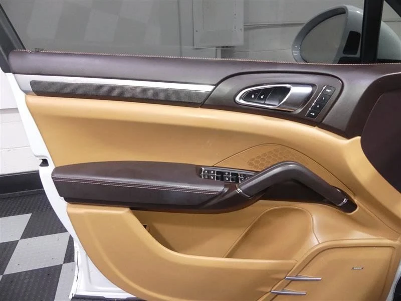 2016 Porsche 958 Cayenne GTS - Image 18 of 20