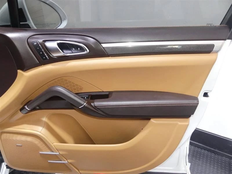 2016 Porsche 958 Cayenne GTS - Image 19 of 20