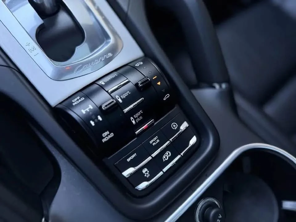 2016 Porsche 958 Cayenne GTS - Image 18 of 20