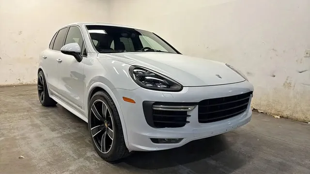 2016 Porsche Cayenne GTS