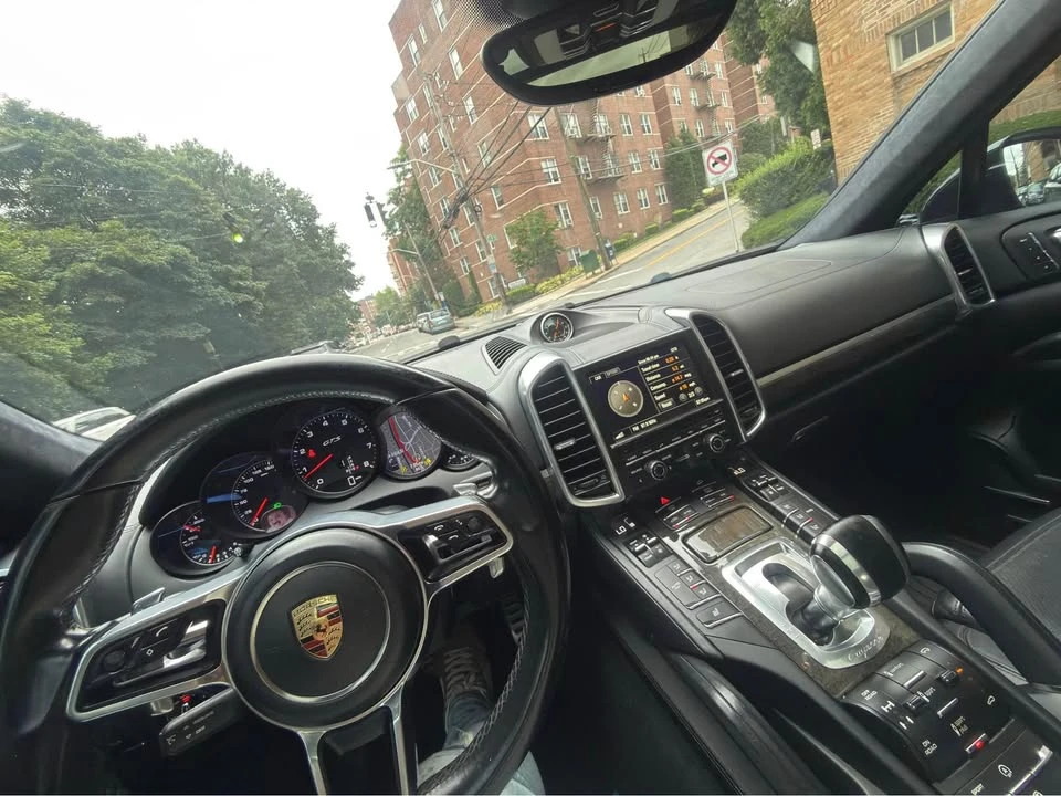 2016 Porsche 958 Cayenne GTS - Image 7 of 8