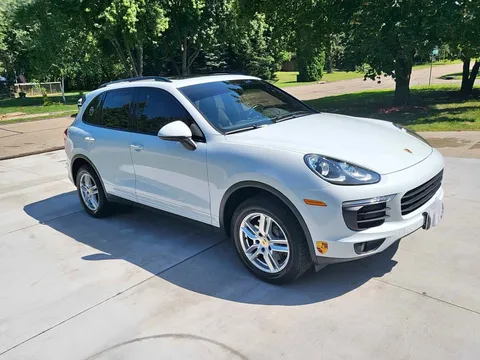 2016 Porsche Cayenne GTS Sport Utility 4D