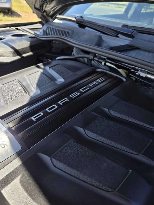 2016 Porsche 958 Cayenne GTS - Image 10 of 18