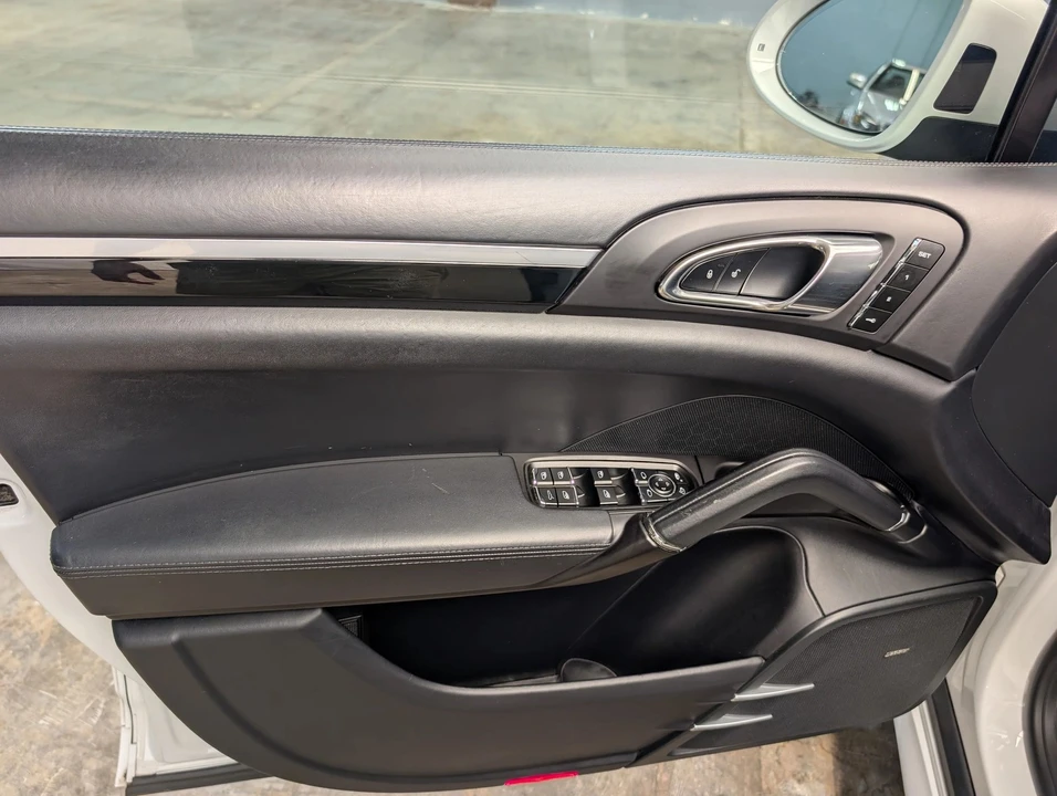 2016 Porsche 958 Cayenne GTS - Image 23 of 31