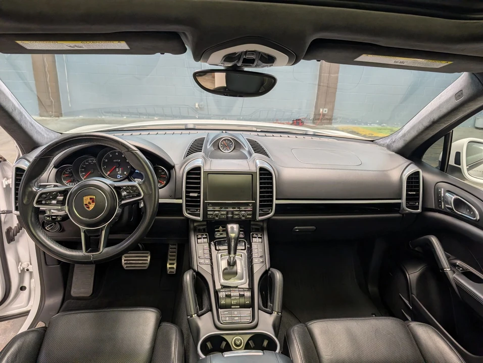 2016 Porsche - Image 10 of 31