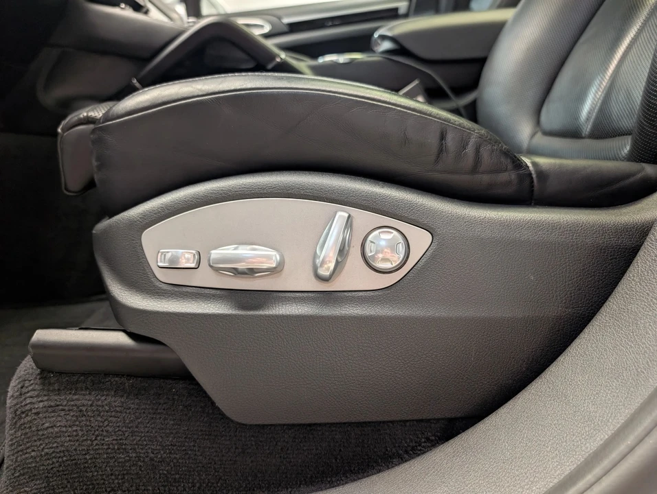 2016 Porsche 958 Cayenne GTS - Image 14 of 31
