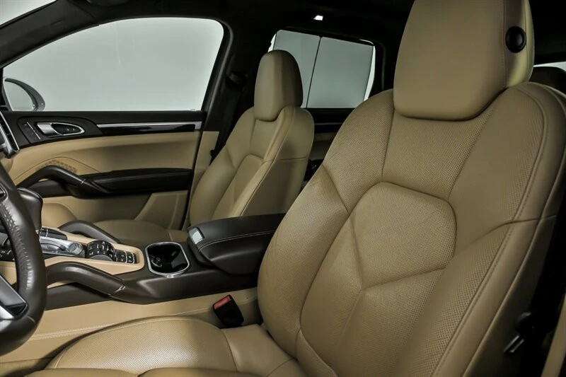2016 Porsche 958 Cayenne GTS - Image 20 of 31