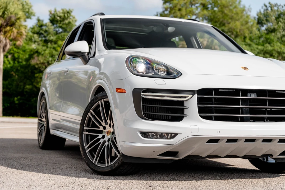 2016 Porsche 958 Cayenne GTS - Image 13 of 31