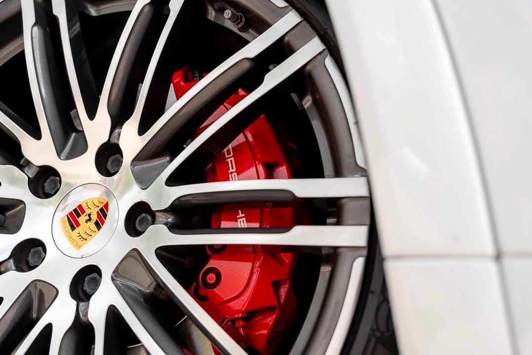 2016 Porsche 958 Cayenne GTS - Image 30 of 31