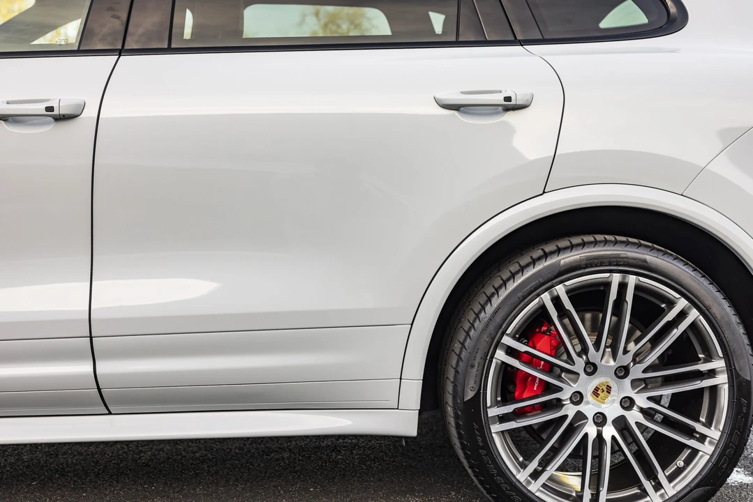 2016 Porsche 958 Cayenne GTS - Image 24 of 31