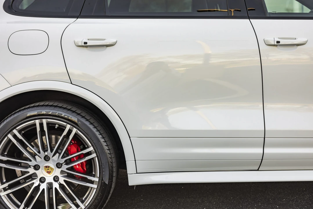 2016 Porsche 958 Cayenne GTS - Image 27 of 31