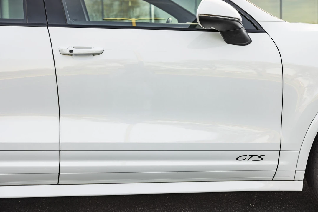 2016 Porsche 958 Cayenne GTS - Image 28 of 31