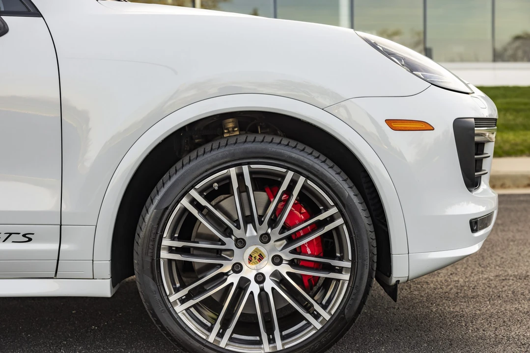 2016 Porsche 958 Cayenne GTS - Image 29 of 31