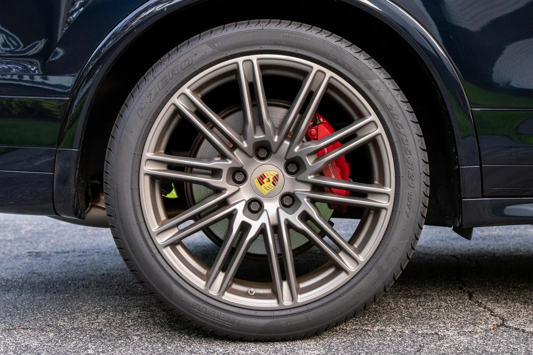 2016 Porsche 958 Cayenne GTS - Image 28 of 31