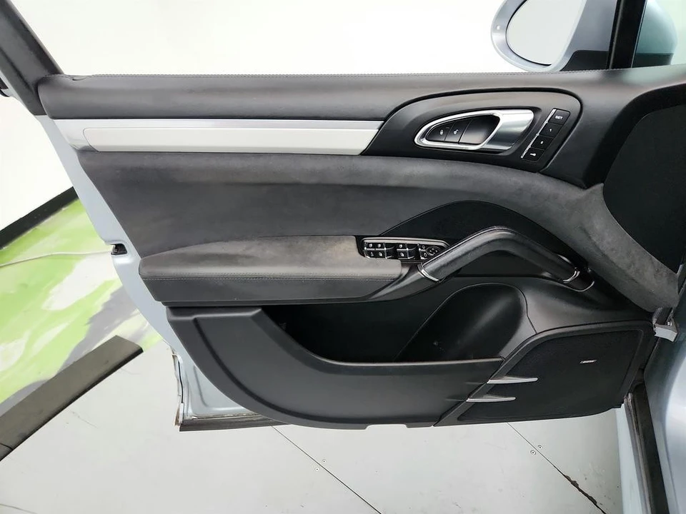 2016 Porsche 958 Cayenne GTS - Image 22 of 31