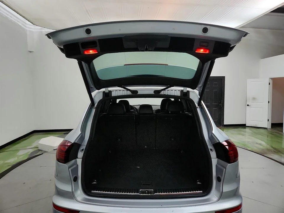 2016 Porsche 958 Cayenne GTS - Image 28 of 31