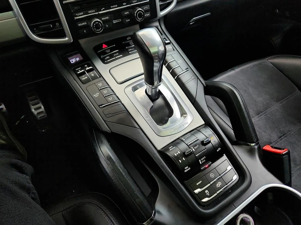 2016 Porsche 958 Cayenne GTS - Image 17 of 31