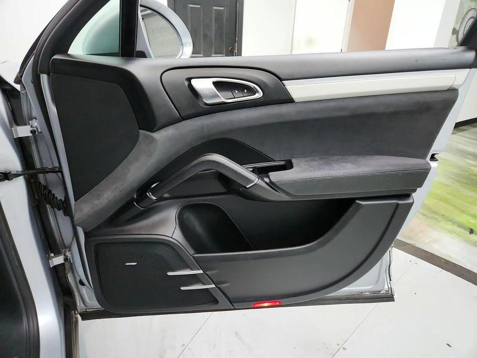 2016 Porsche 958 Cayenne GTS - Image 26 of 31