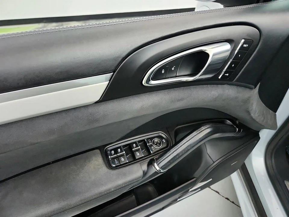 2016 Porsche 958 Cayenne GTS - Image 22 of 31