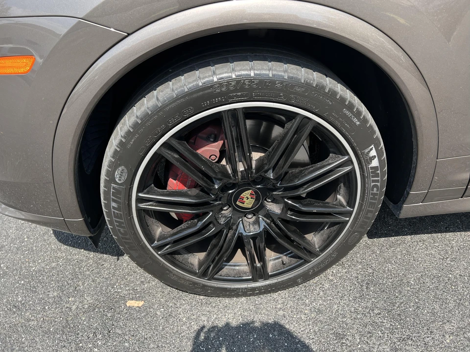 2016 Porsche 958 Cayenne GTS - Image 28 of 30