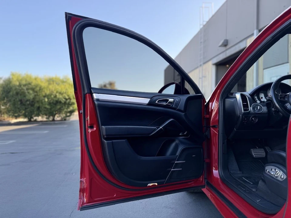 2016 Porsche 958 Cayenne GTS - Image 9 of 26