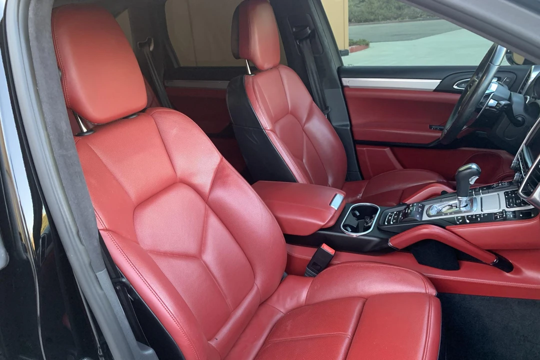 2016 Porsche 958 Cayenne GTS - Image 7 of 9