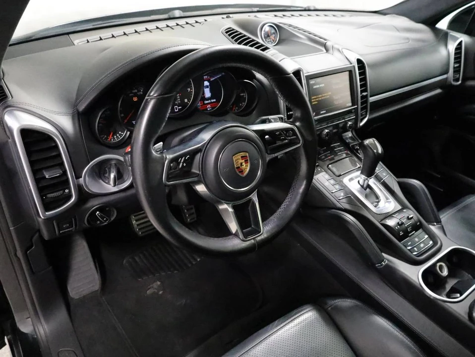 2016 Porsche 958 Cayenne GTS - Image 4 of 5