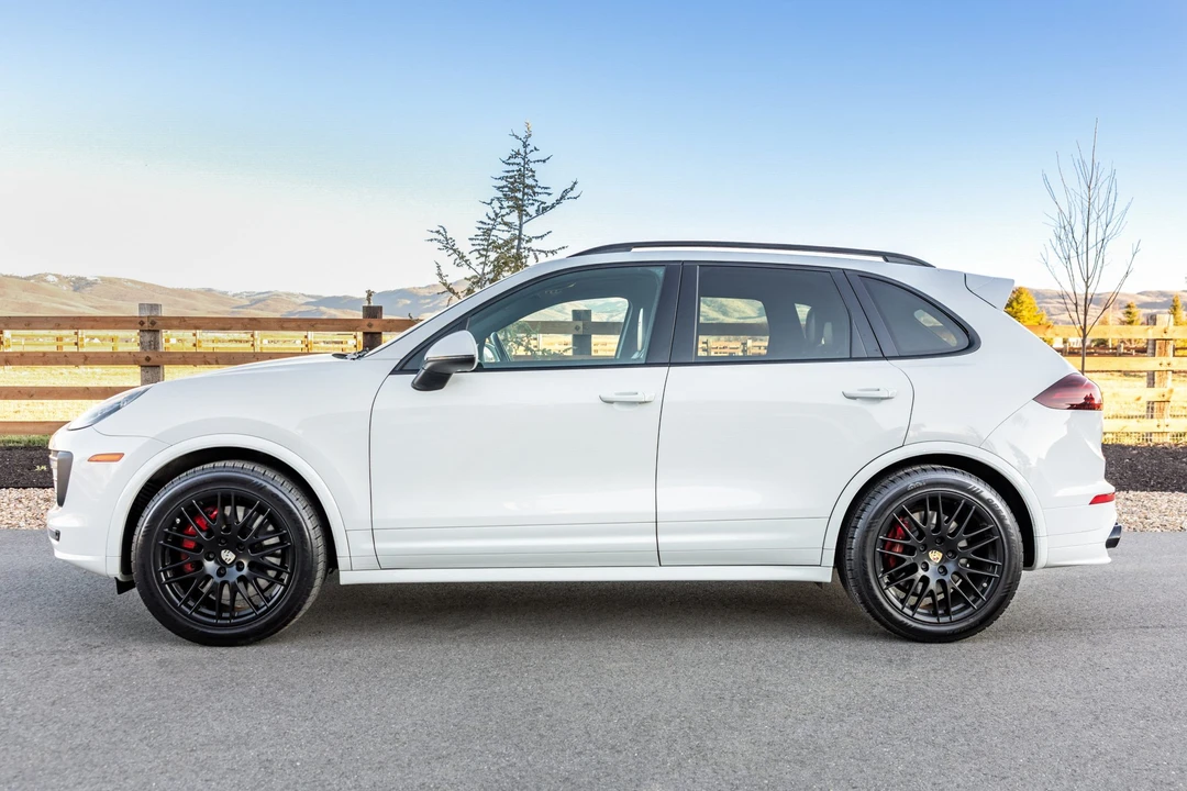 2016 Porsche 958 Cayenne GTS - Image 11 of 31