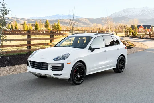 2016 Porsche Cayenne GTS
