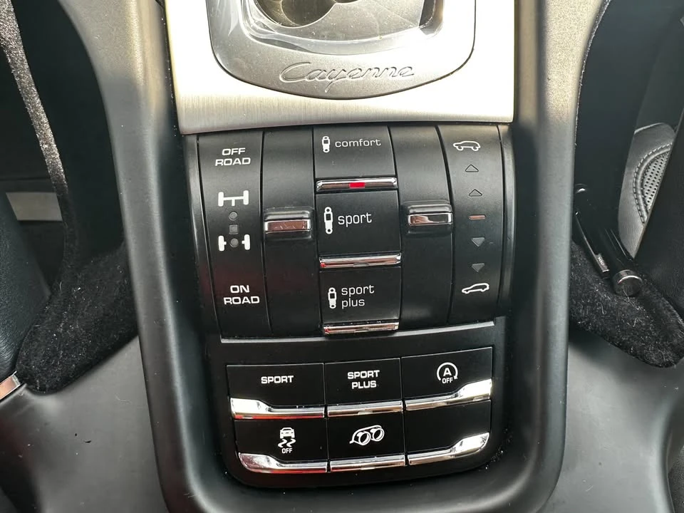 2016 Porsche 958 Cayenne GTS - Image 8 of 19