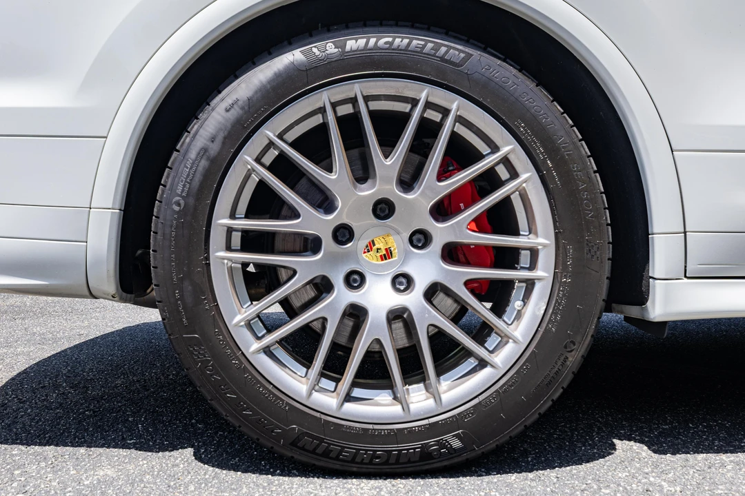 2016 Porsche 958 Cayenne GTS - Image 18 of 31