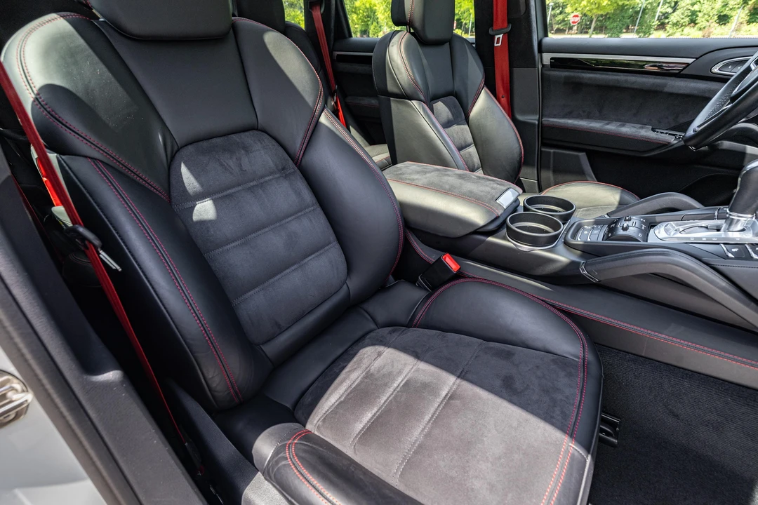 2016 Porsche 958 Cayenne GTS - Image 27 of 31