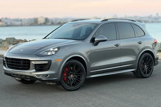 2016 Porsche Cayenne GTS