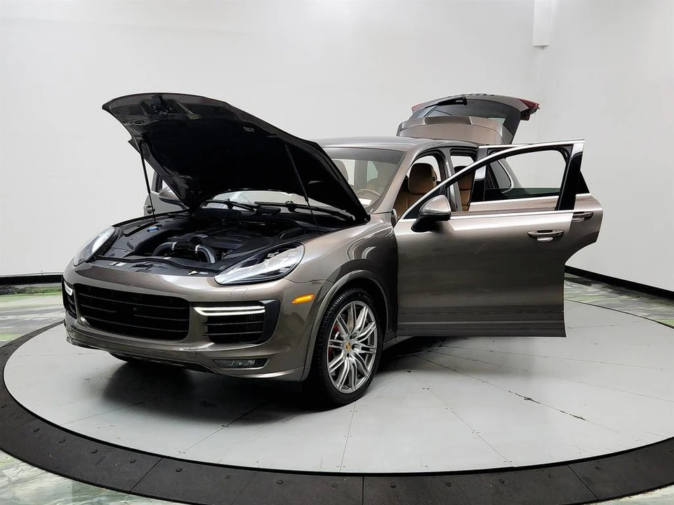 2016 Porsche 958 Cayenne GTS - Image 9 of 31