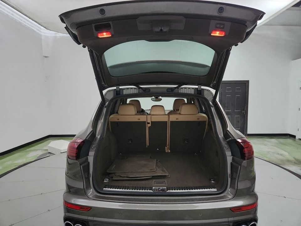 2016 Porsche 958 Cayenne GTS - Image 31 of 31