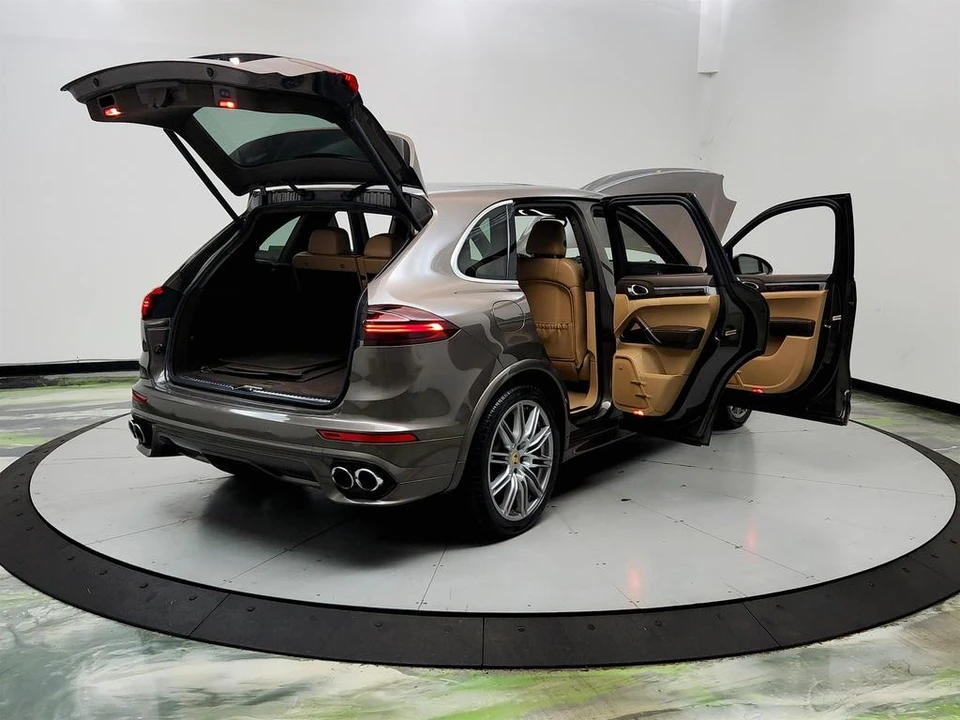 2016 Porsche 958 Cayenne GTS - Image 11 of 31
