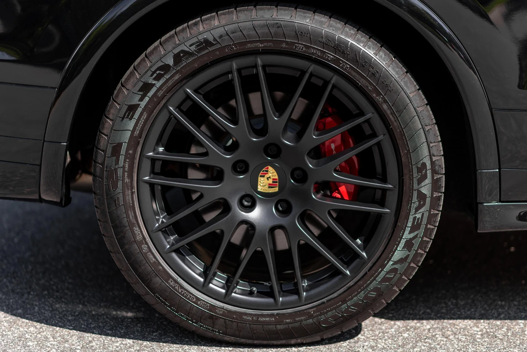 2016 Porsche 958 Cayenne GTS - Image 30 of 31