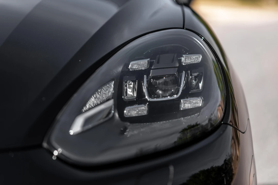 2016 Porsche 958 Cayenne GTS - Image 16 of 31