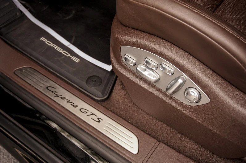 2016 Porsche 958 Cayenne GTS - Image 14 of 18