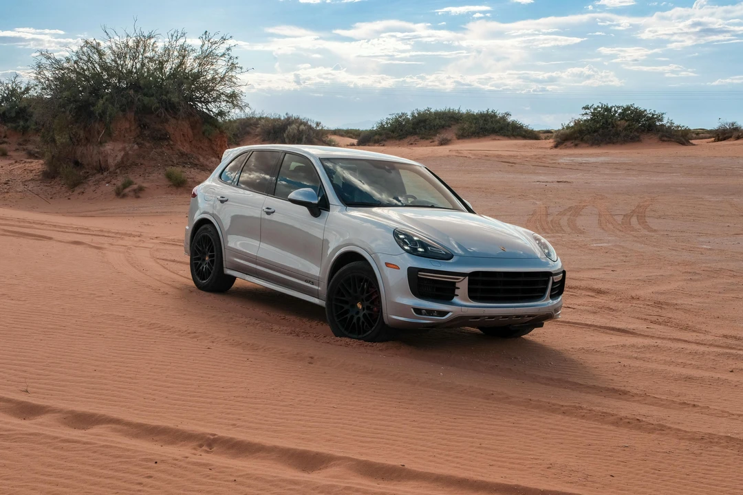 2016 Porsche 958 Cayenne GTS - Image 16 of 31