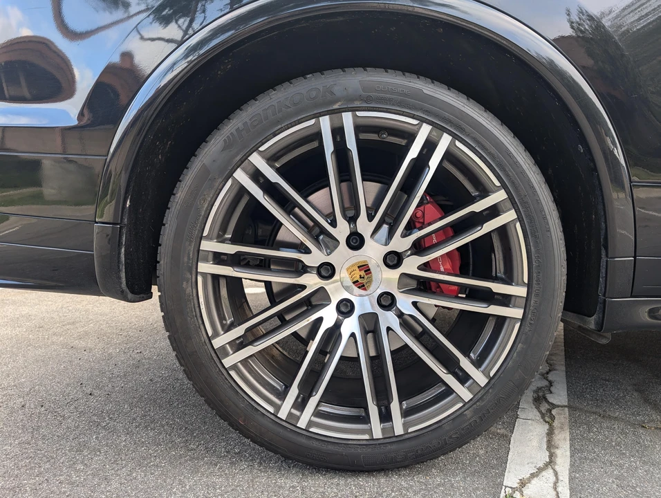 2016 Porsche 958 Cayenne GTS - Image 24 of 31