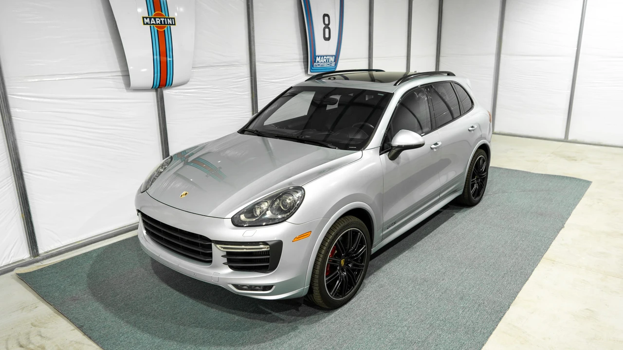 2016 Porsche 958 Cayenne GTS - Image 2 of 31