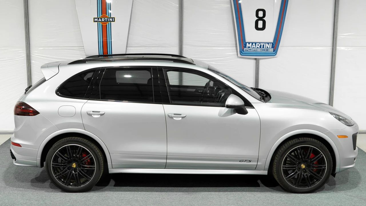 2016 Porsche 958 Cayenne GTS - Image 17 of 31
