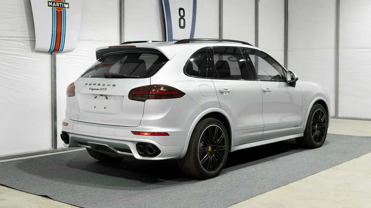 2016 Porsche 958 Cayenne GTS - Image 9 of 14