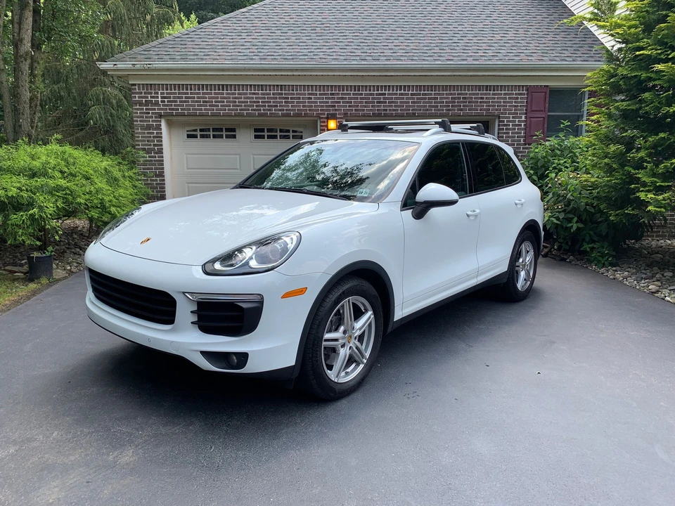 2016 Porsche 958 Cayenne - Image 2 of 16