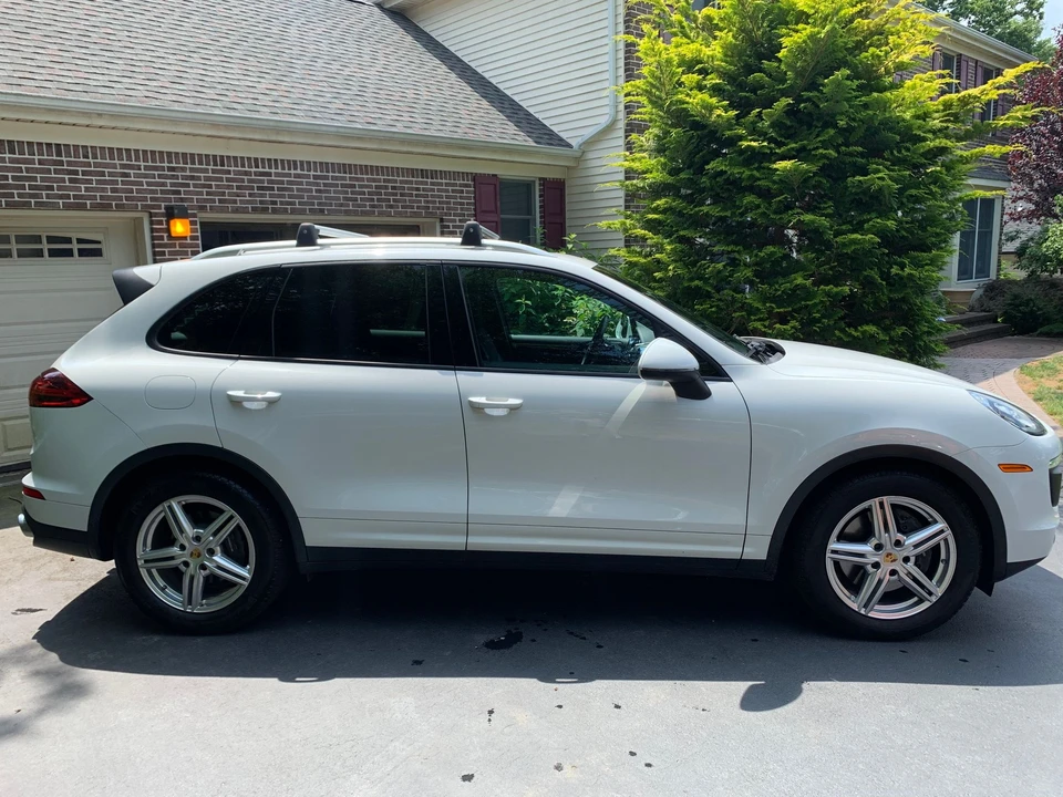 2016 Porsche 958 Cayenne - Image 4 of 16