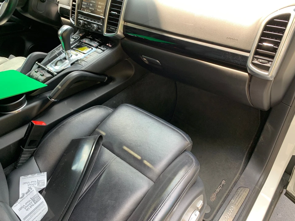 2016 Porsche 958 Cayenne - Image 14 of 16