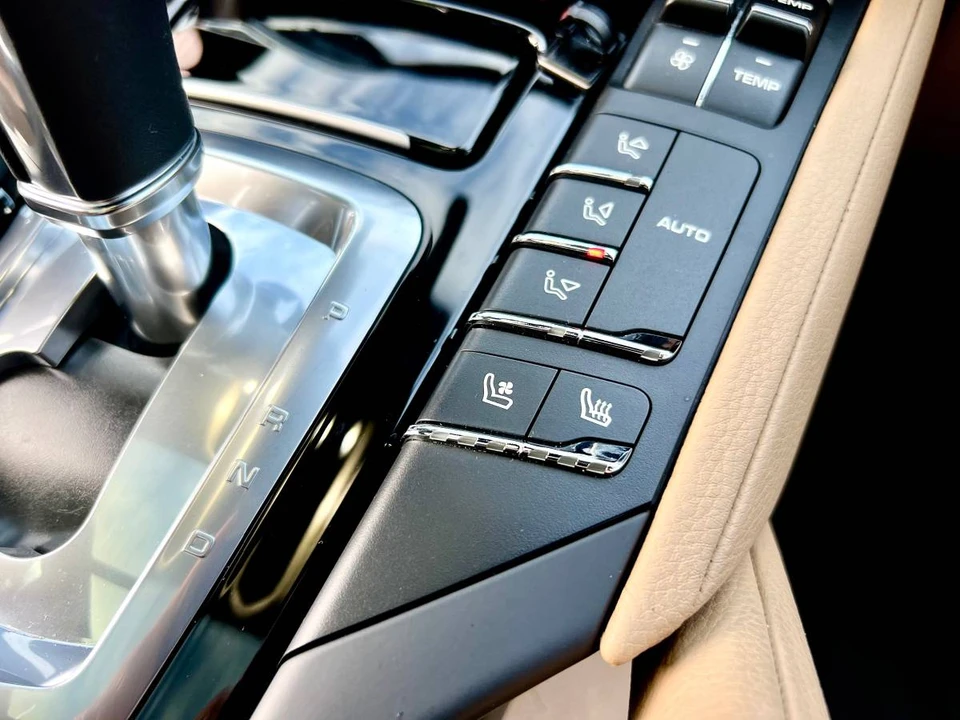 2016 Porsche 958 Cayenne - Image 15 of 24