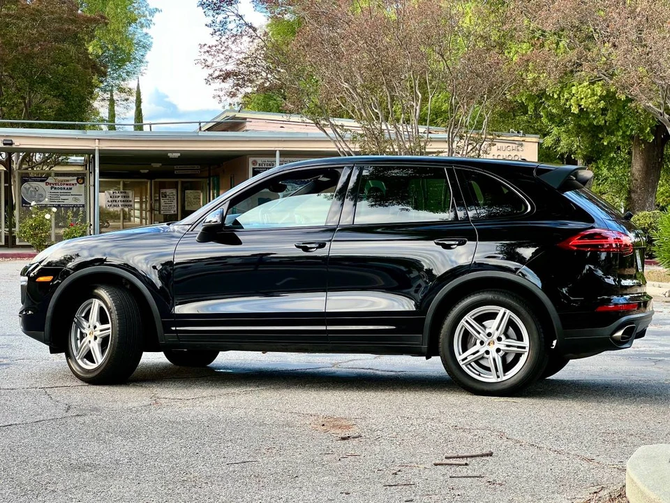 2016 Porsche 958 Cayenne - Image 23 of 24