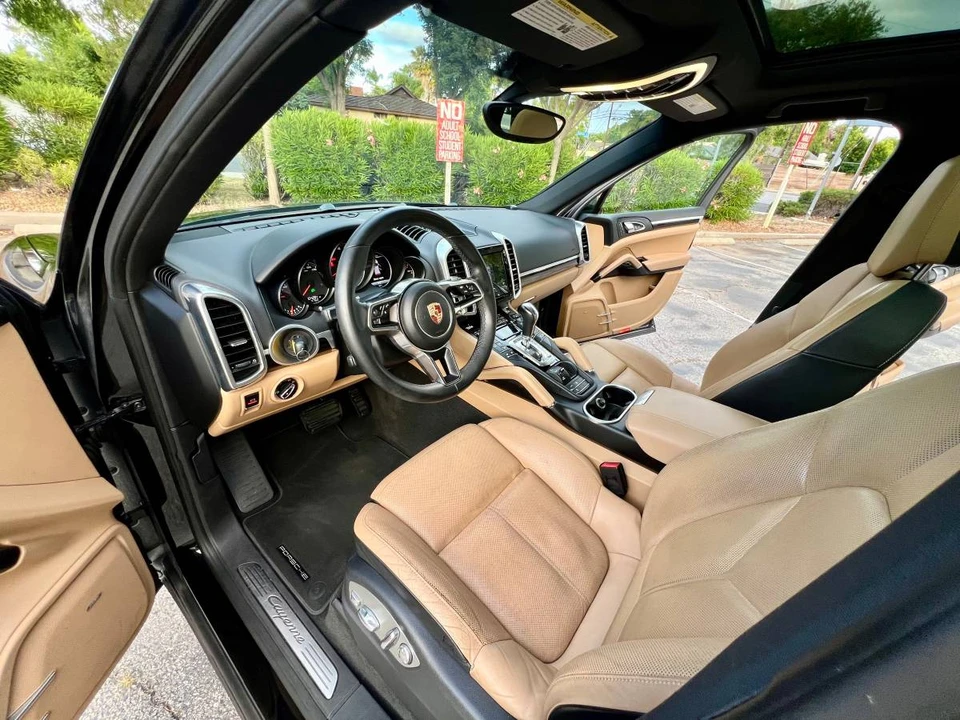 2016 Porsche 958 Cayenne - Image 10 of 24